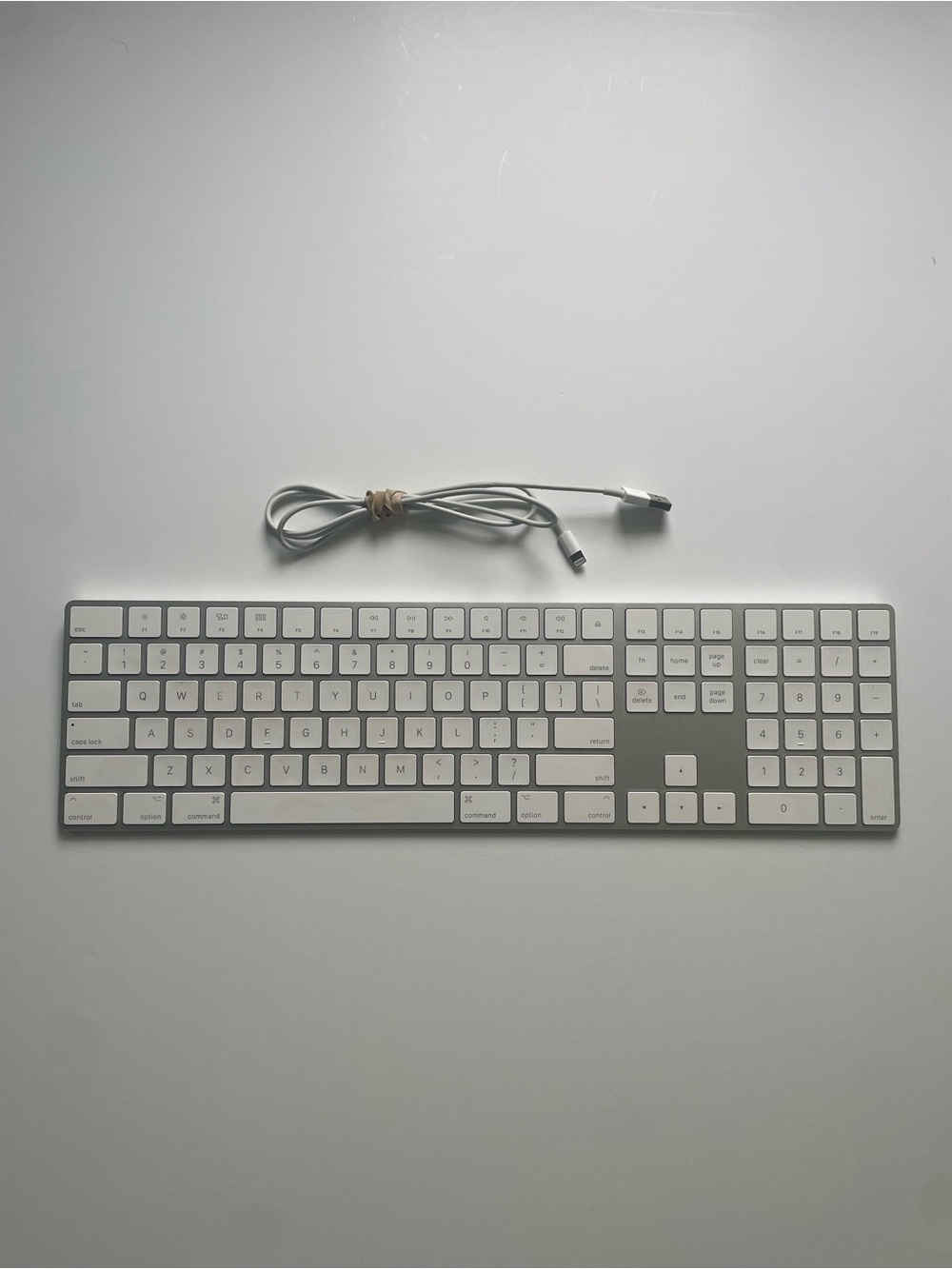 Apple Aluminum Keyboard with White Keys and Silver Frame